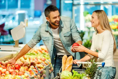 People grocery shopping