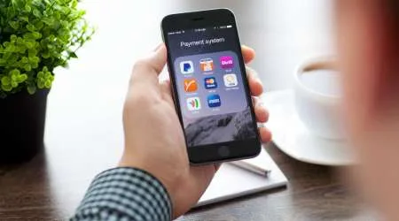 ApplePayBattle_Shutterstock ApplePayBattle_Shutterstock
