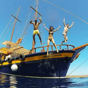 People jumping out of a ship