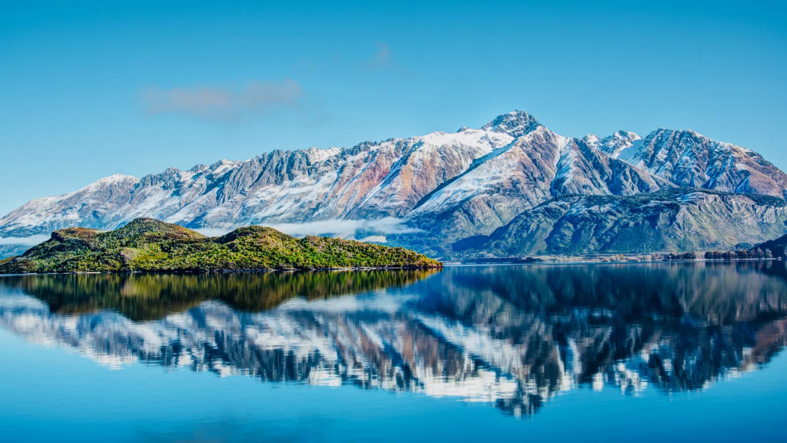 Image: Getty Images Snowcapped mountain Queenstown