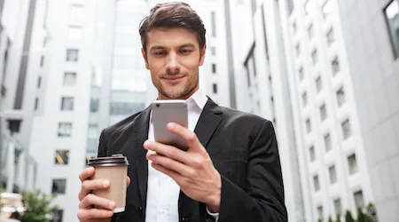 businessman-smartphone450x250 businessman-smartphone450x250