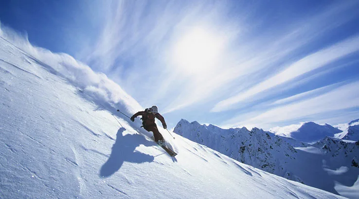 ski_shutterstock_144827767-738