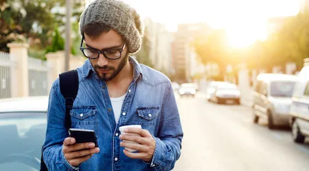 checking-smartphone450x250 checking-smartphone450x250