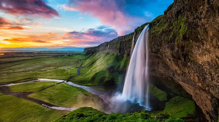 shutterstock Seljalandsfoss iceland 738x410