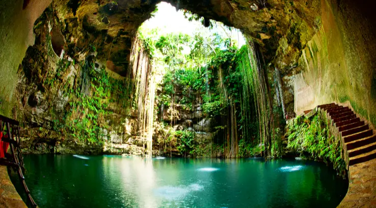 shutterstock ik-kil cenote mexico 738x410
