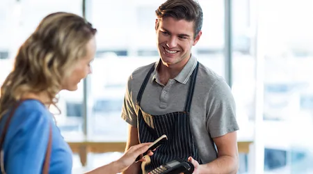 cafe-smartphone-wallet450x250 cafe-smartphone-wallet450x250