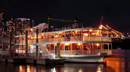 Top romantic cruises for Valentine’s Day in Brisbane for 2024