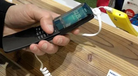 Samsung Galaxy S9 vs Nokia 8110 4G