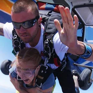 skydiving tasmania