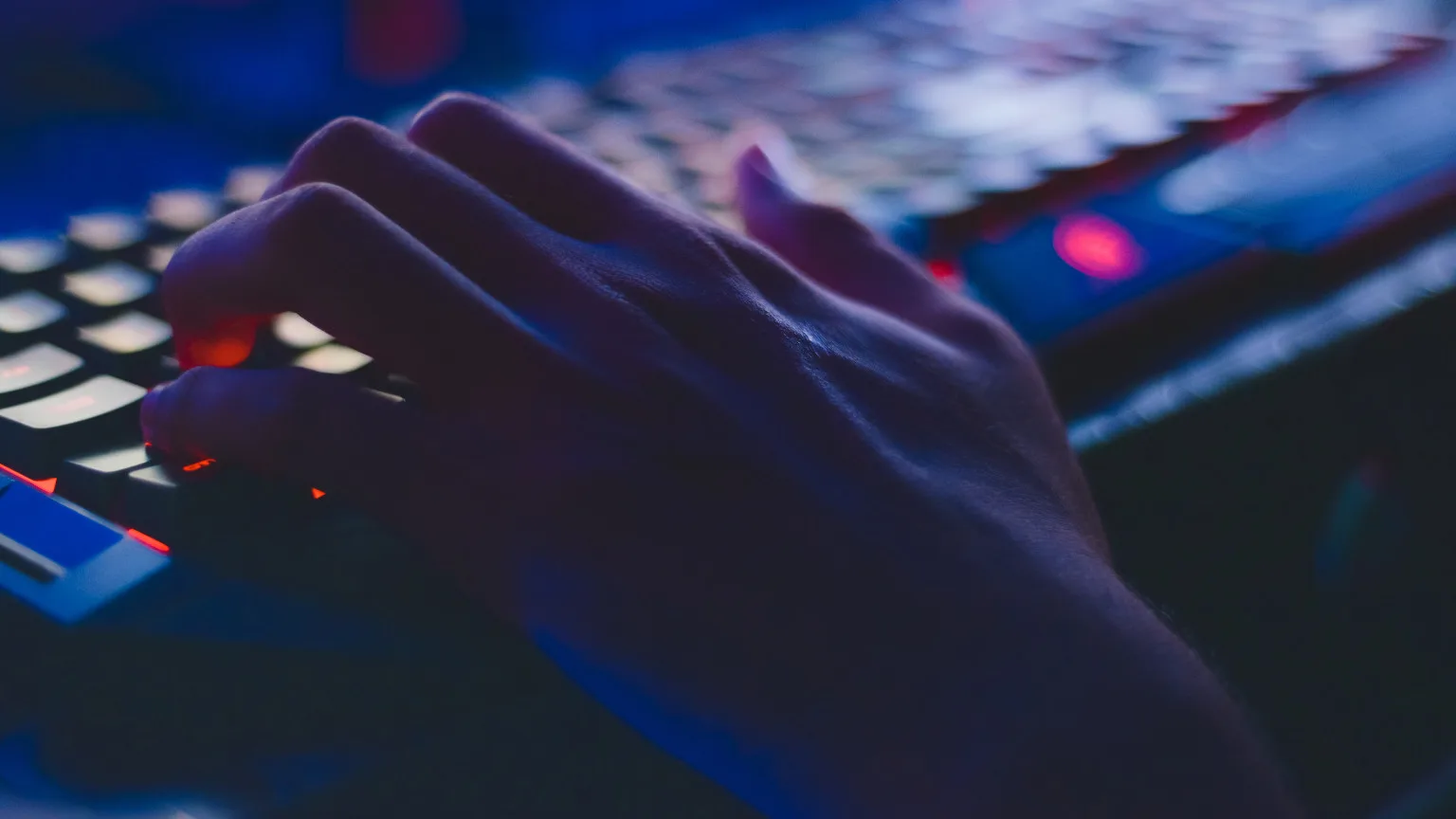 Pexels Hand keyboard