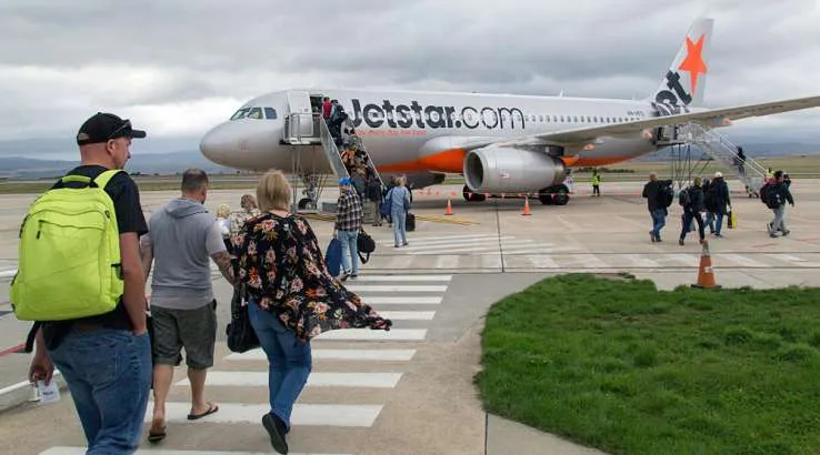 hand carry size jetstar