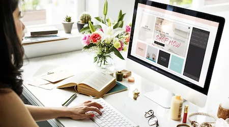 girl-online-shopping-points450x250 girl-online-shopping-points450x250