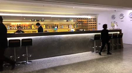 Qantas Singapore Lounge Review