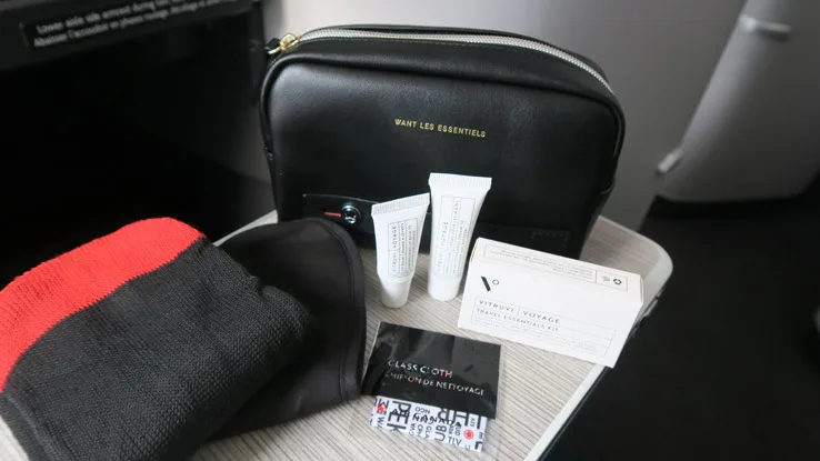Air Canada 787 business class amenity kit