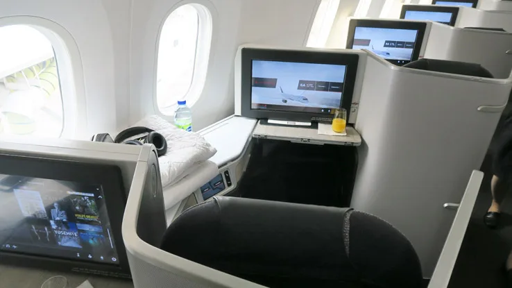 Air Canada 787 business class cabin 3