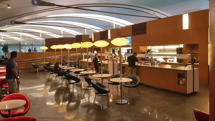 Air Canada 787 business class review lounge 2