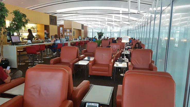 Air Canada 787 business class review lounge 3