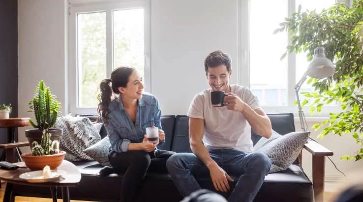 CoupleDrinkingCoffee_GettyImages_738x410 CoupleDrinkingCoffee_GettyImages_738x410