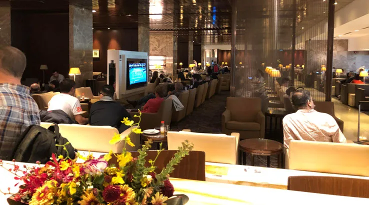 Image: Shing Kam/Finder Changi Airport T3 SilverKris business class lounge, rear looking towards entrance
