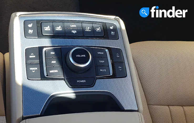 Image: Finder Genesis G80 rear passenger controls