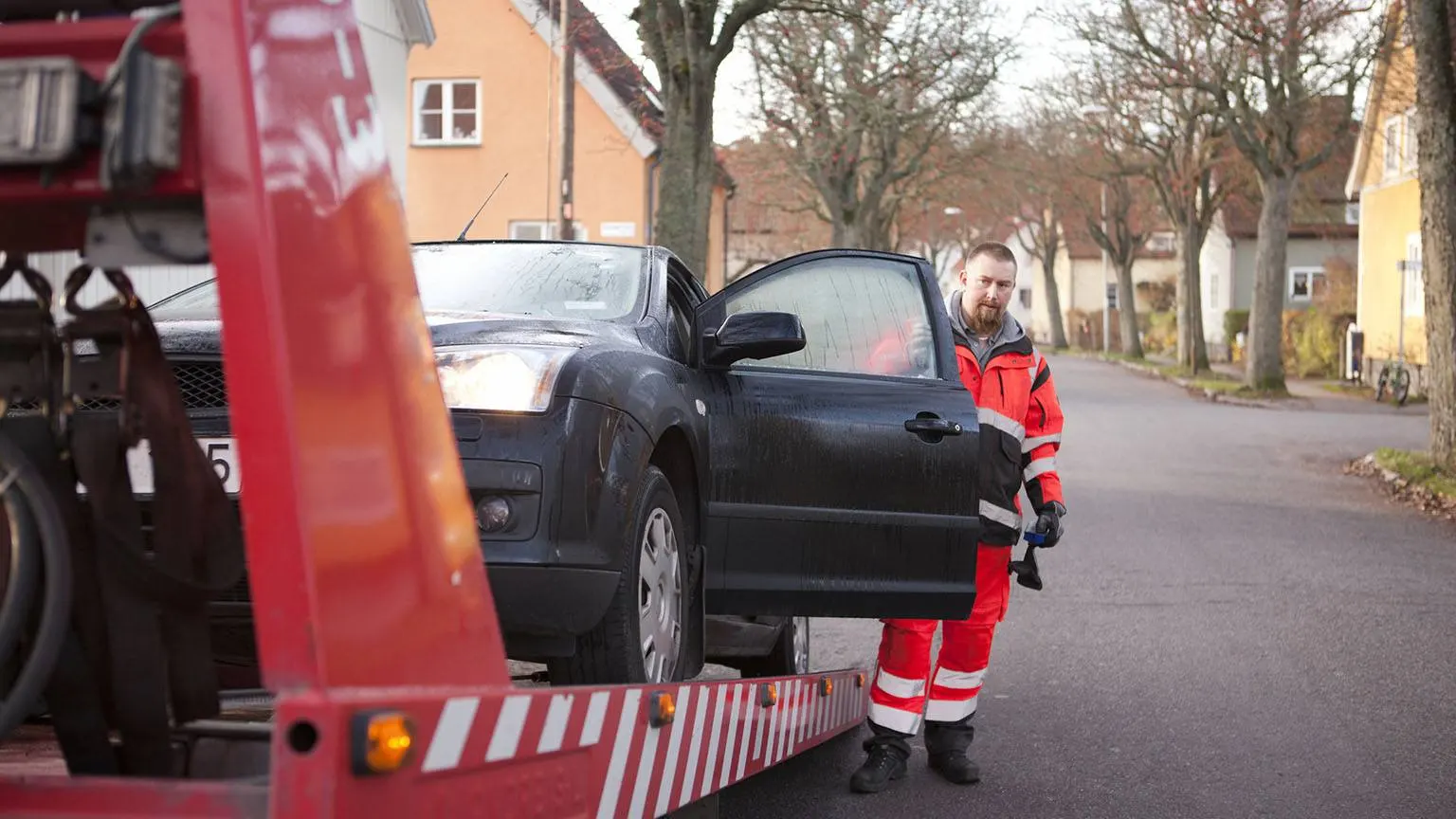 How does car insurance cover towing? | Finder