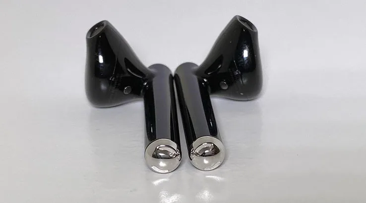 Image: Finder Close up of Huawei Freebuds 3 earbuds