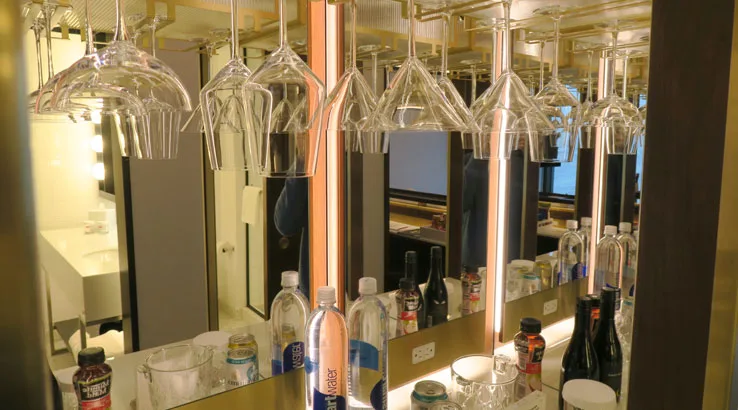 Image: Enoch Foong/Finder Martini bar in the room