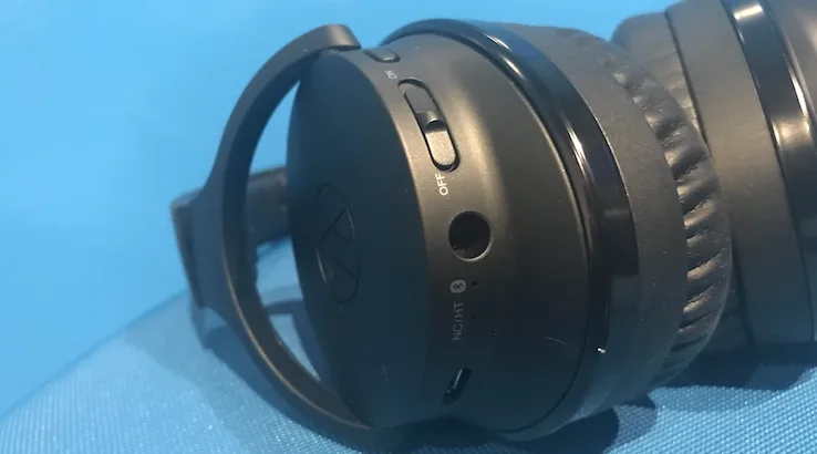 Image: Finder Audio-Technica ATH-ANC900BT headphones