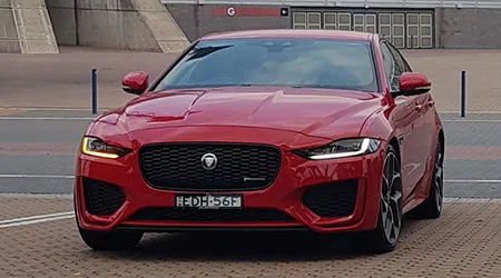 Jaguar XE Review: Hands-on (P300 HSE)