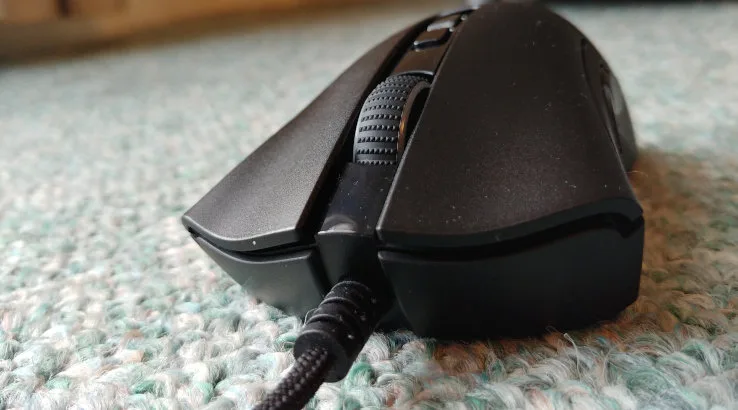 Image: Finder Razer DeathAdder V2 left and right mouse buttons