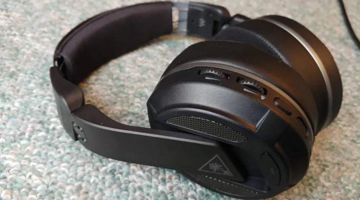 Image: Finder Turtle Beach Elite Atlas Aero top-down