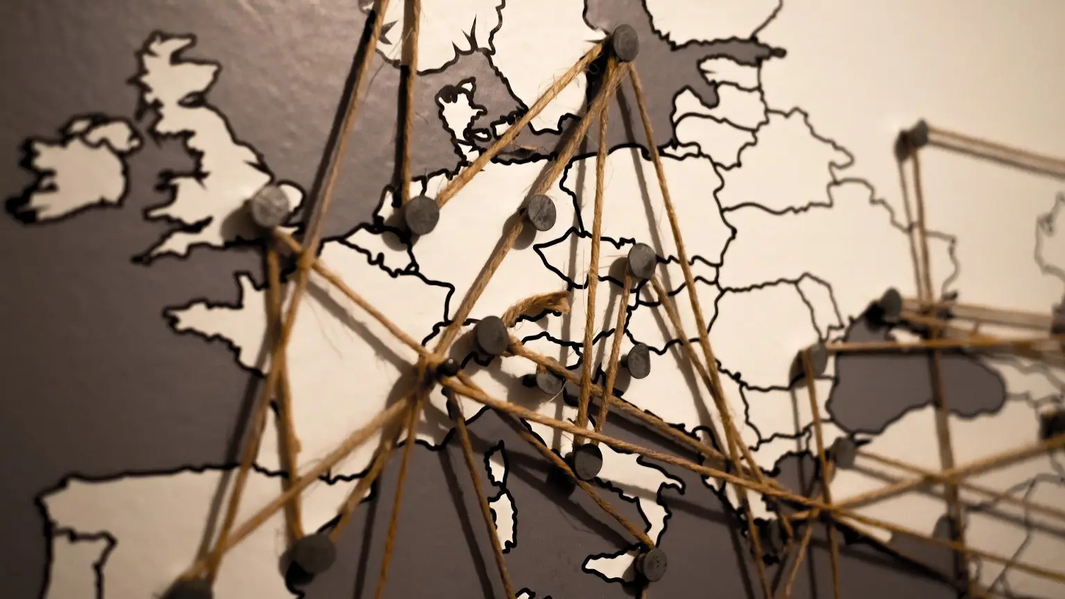 Pixabay World map with string