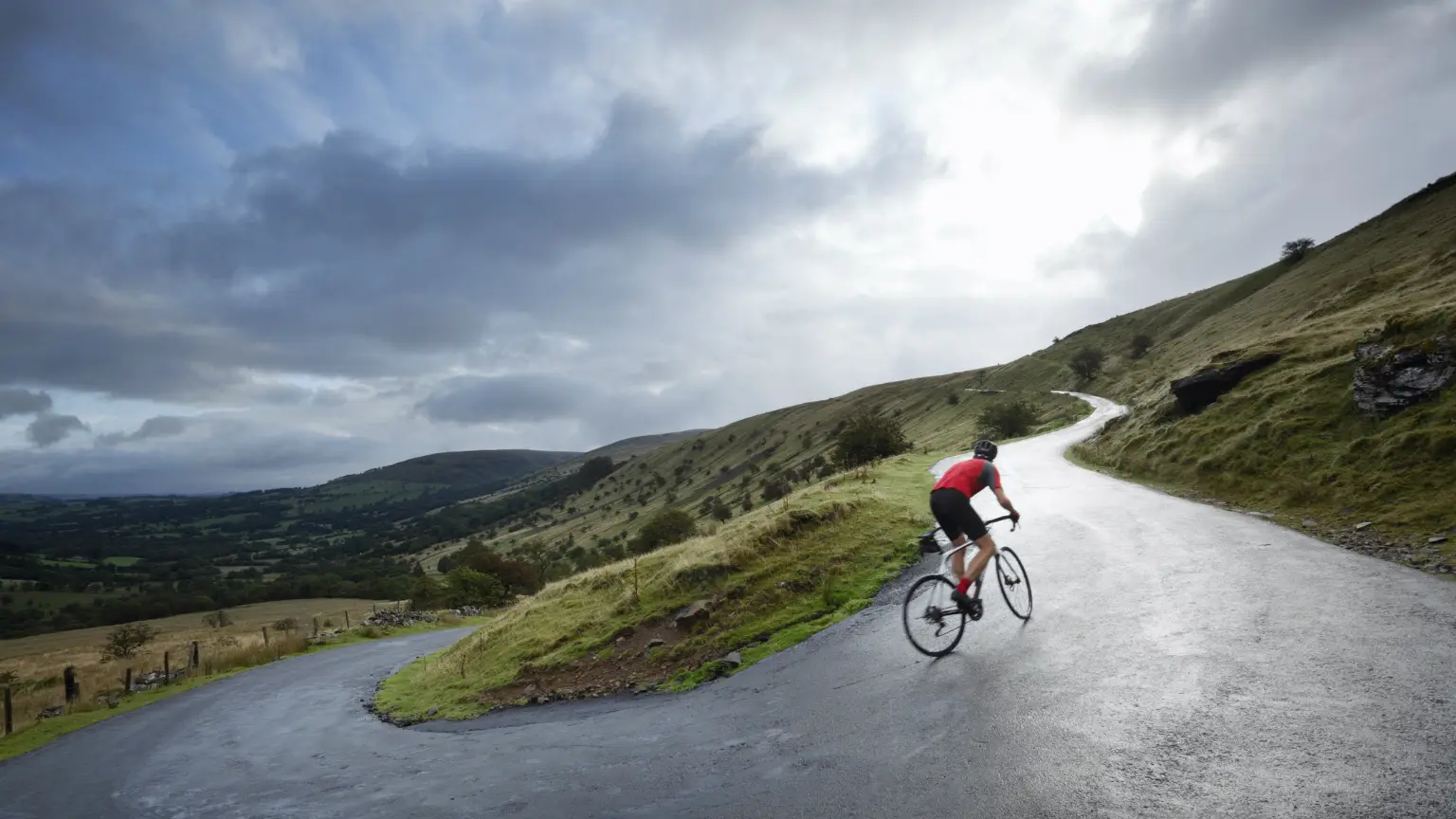 Image: GettyImages/Getty Images Road Cycling Climbing Hairpin Bends Up Hillside