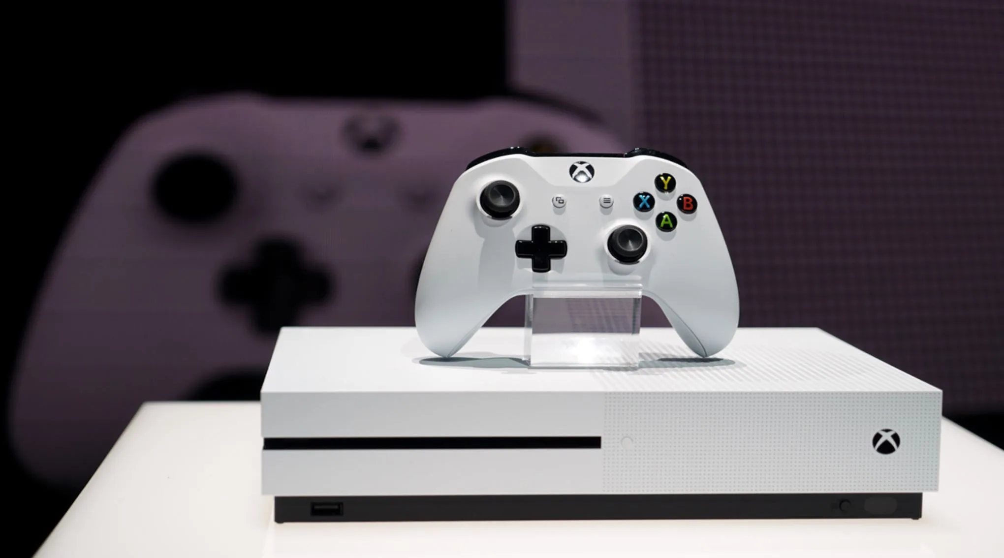 Image: Finder Xbox One S
