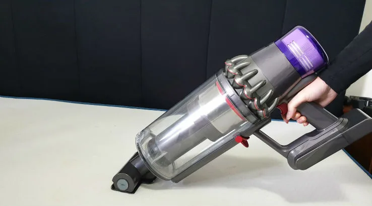 Image: Finder Dyson V11 Outsize with mini motorised tool vacuuming mattress