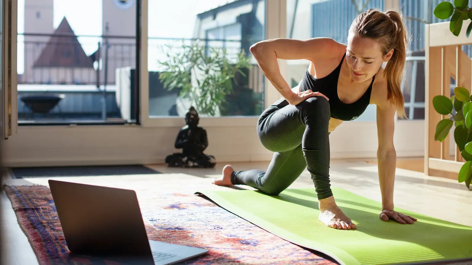 The pros and cons of online yoga - Ekhart Yoga