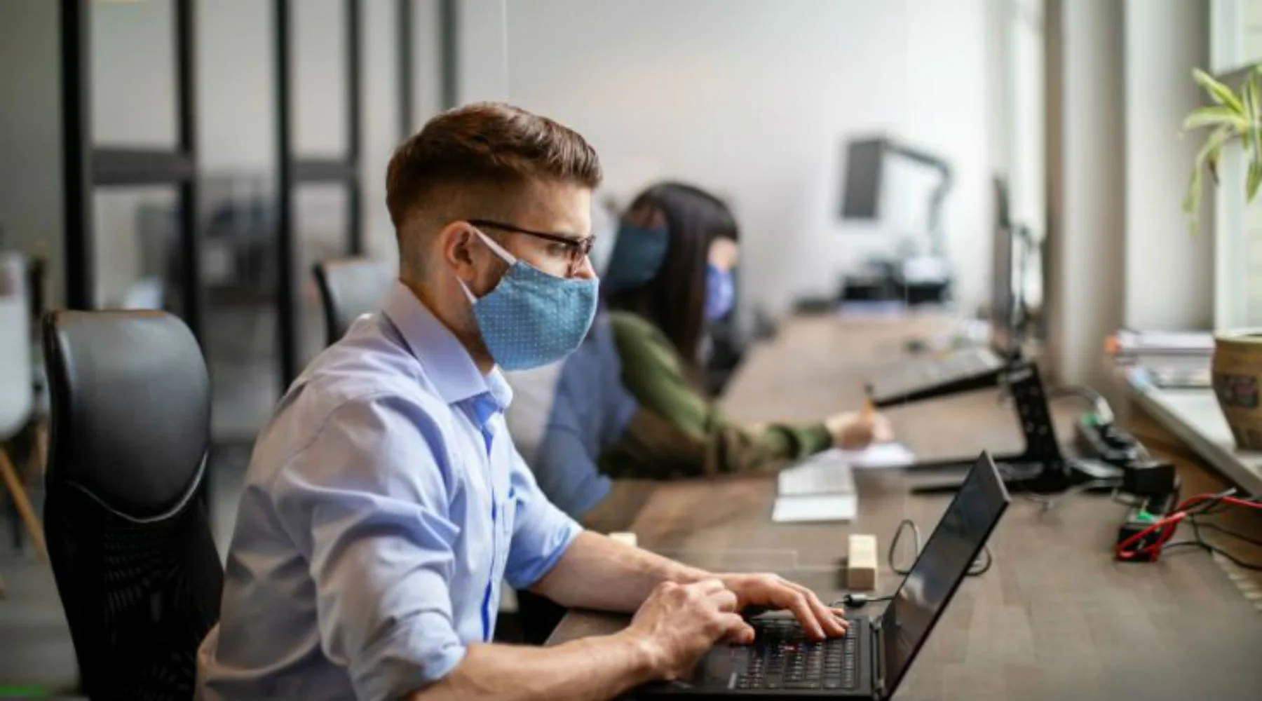 manonlaptopwearingmask_GettyImages_1800x1000 (1) manonlaptopwearingmask_GettyImages_1800x1000 (1)