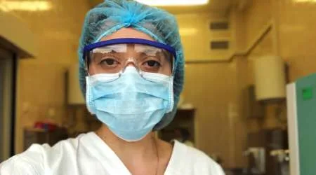 Face masks: 1 in 5 doctors have to buy their own