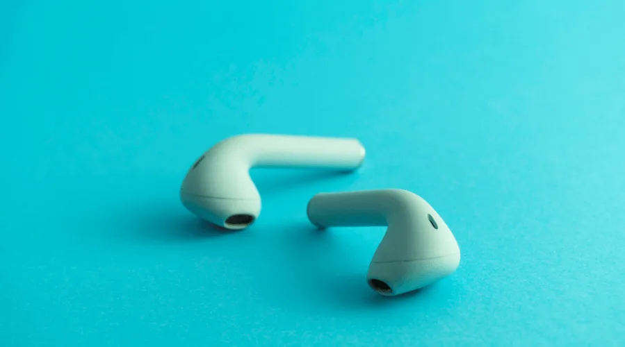In-Ear Headphones Against Blue Background-gettyfinal-900x500 In-Ear Headphones Against Blue Background-gettyfinal-900x500