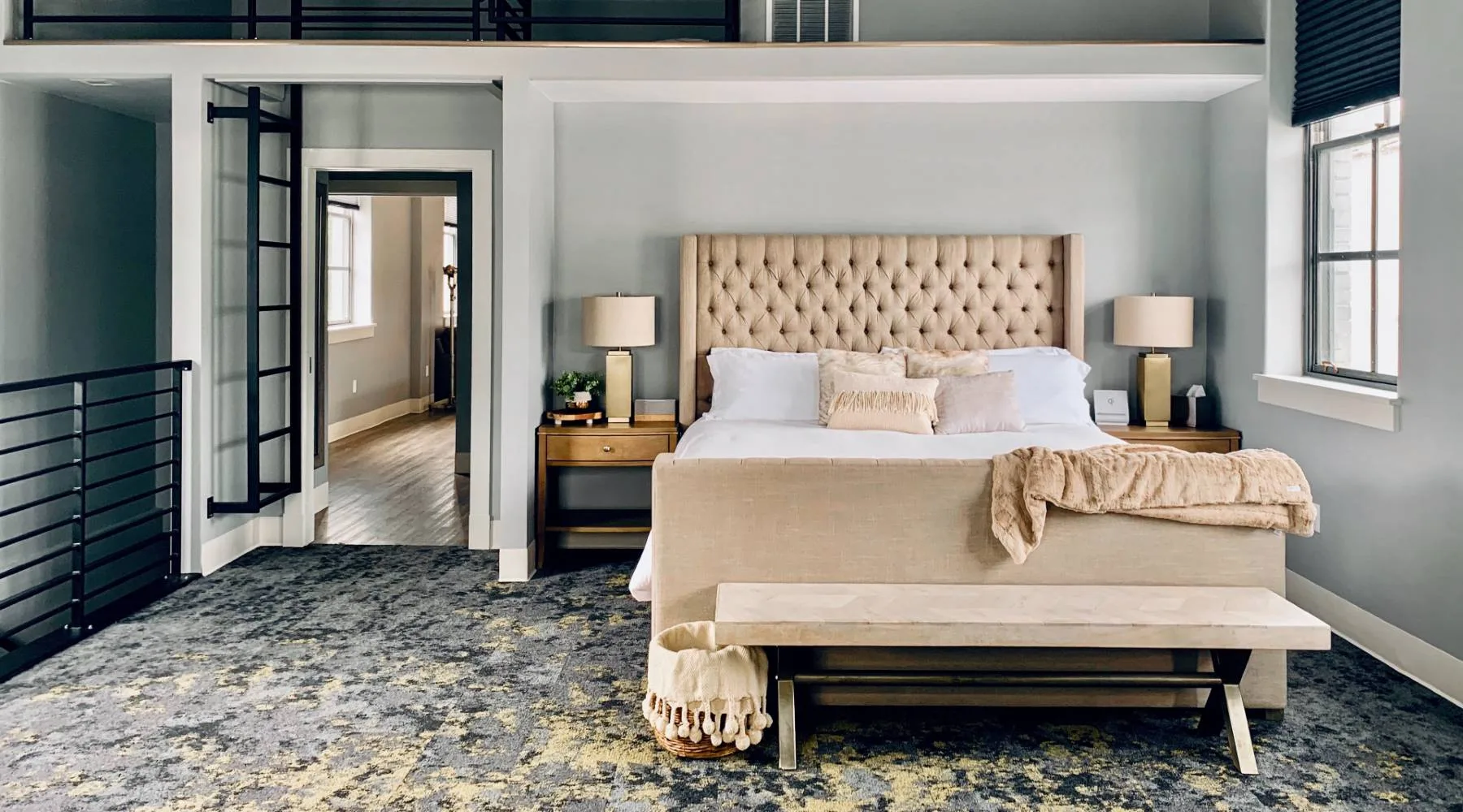 TheFlatsLuxurySuites_Unsplash_1800x1000 TheFlatsLuxurySuites_Unsplash_1800x1000