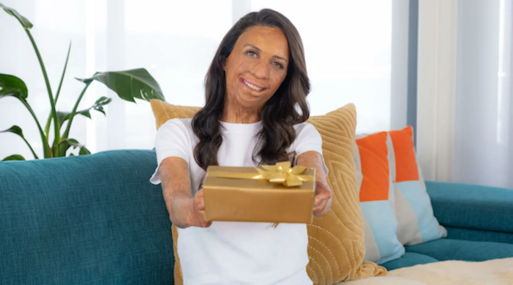 turiapittholdingpresent_Supplied_1800x1000 turiapittholdingpresent_Supplied_1800x1000