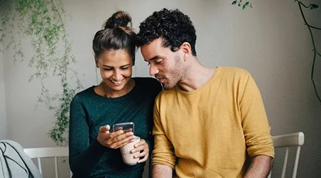 Prepaid vs postpaid plans