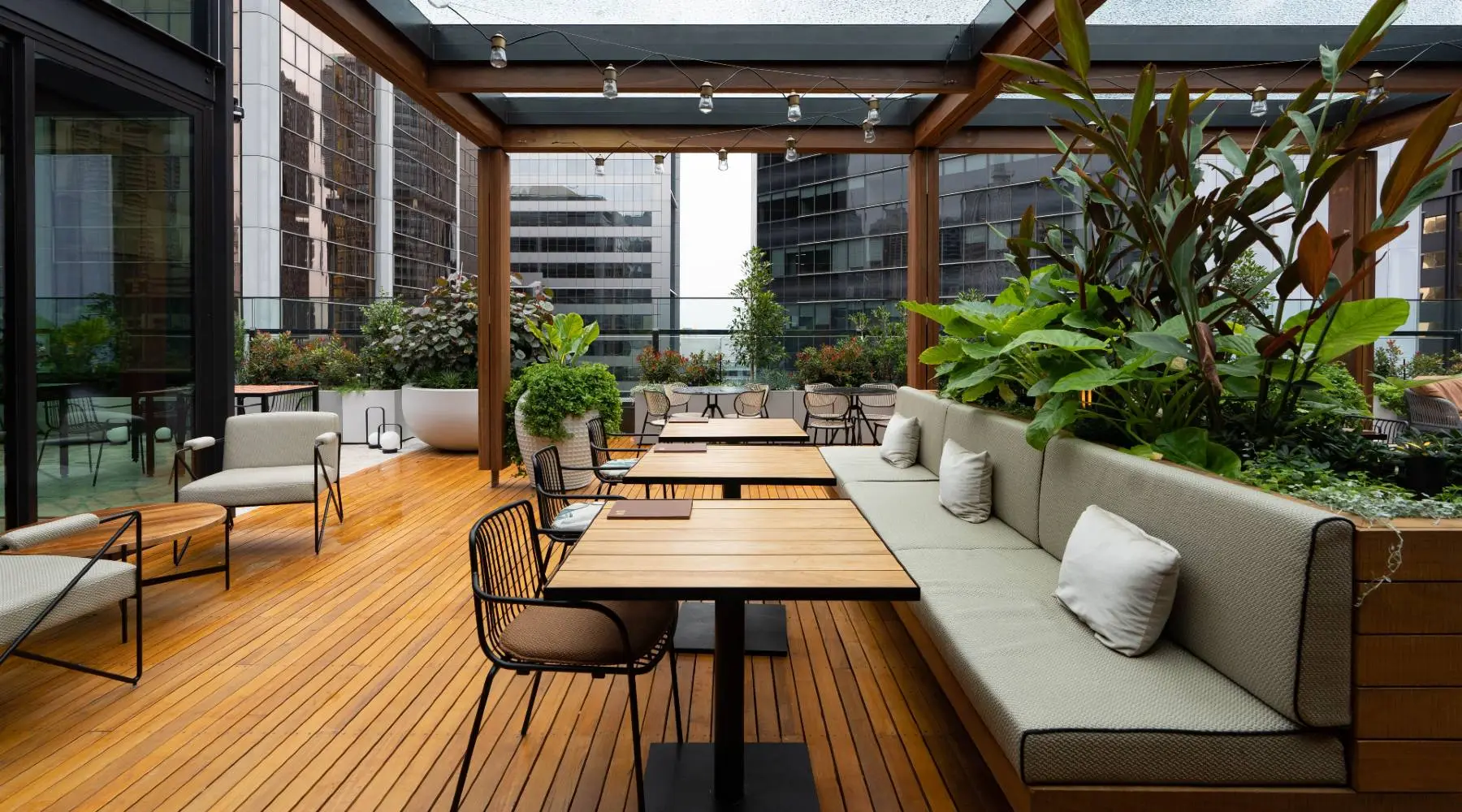 RooftopterraceLittleNational_Finder_1800x1000 RooftopterraceLittleNational_Finder_1800x1000