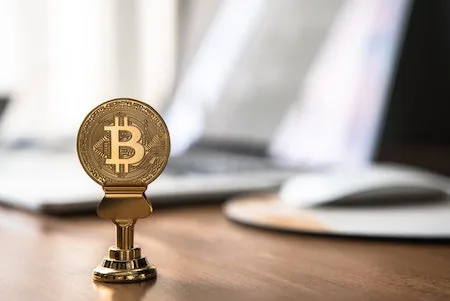 Bitcoin’s price continues to rise despite transaction fees hitting an all-time high