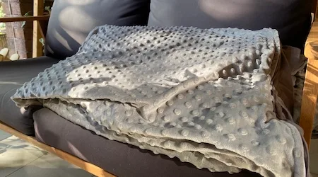 Hugmellow weighted blanket review: A high-quality comforting blanket