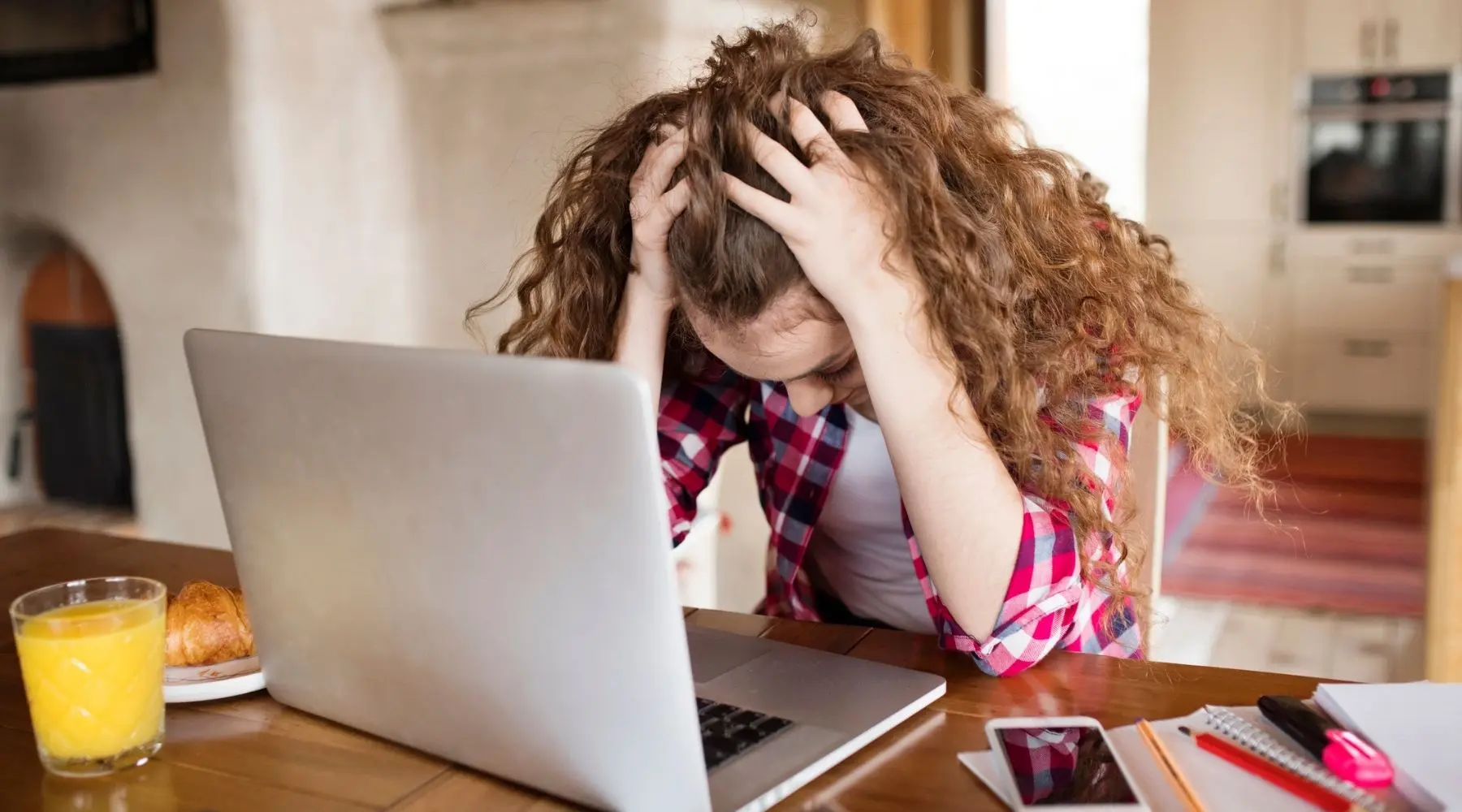 Internet issues. Буллинг и кибербуллинг. Интернет-травля. Буллинг в интернете. Травля ребенка в интернете.