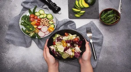 Eating or cheating: 1 in 4 Aussies will try a new diet in 2022
