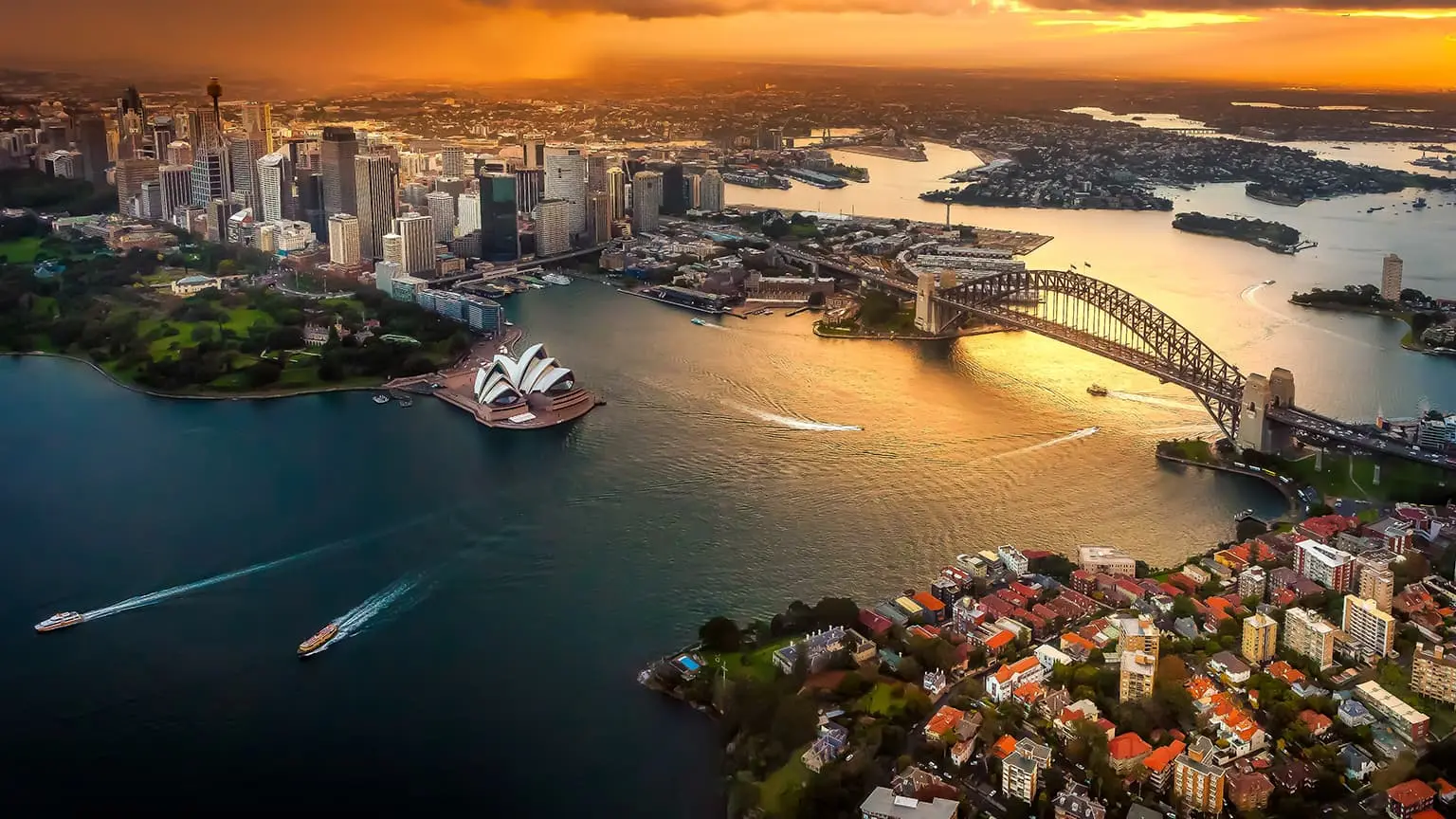 Best Time To Visit Sydney For Beaches Festivals More Finder Com