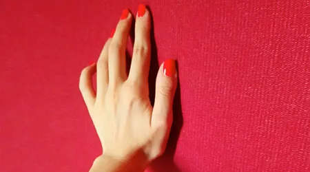 What are SNS nails and how to DIY at home