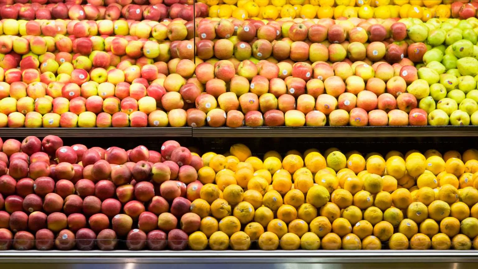 Image: Getty Images Apples in supermarket